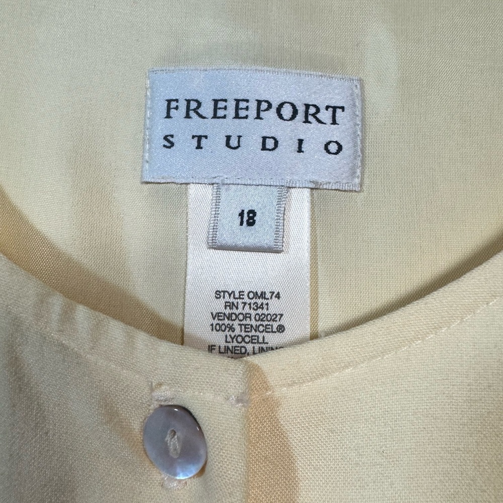 Hugo Buscati Soft Yellow Silk Maxi Shift Dress Size 16 Sleeveless Button Front - Picture 2 of 4